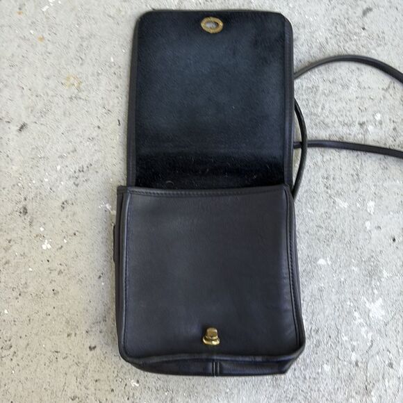 Vintage Coach Crossbody - Picture 7 of 11